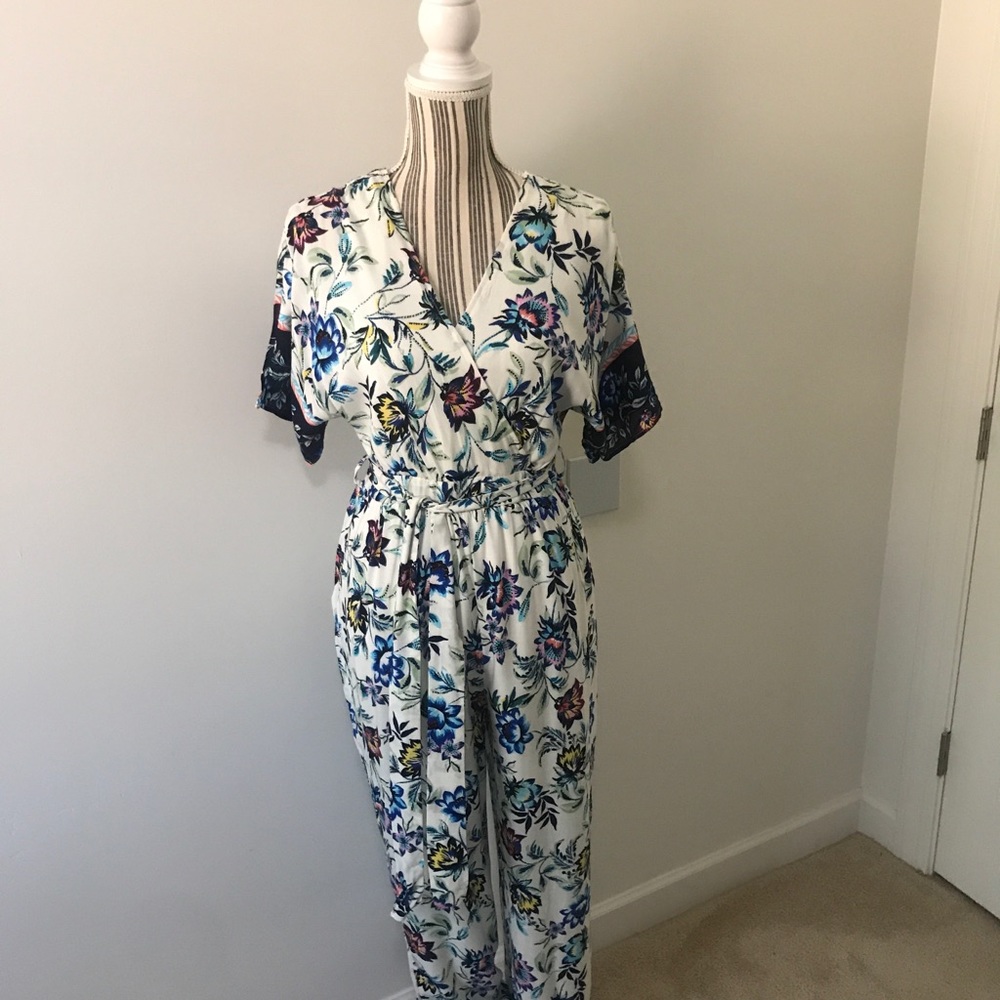 Women’s Off White Floral Jumpsuit - Picture 8 of 8